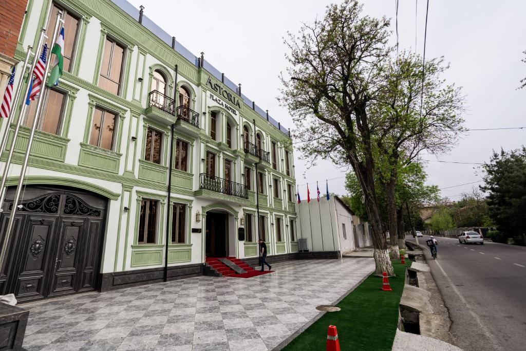 Astoria Plaza Hotel